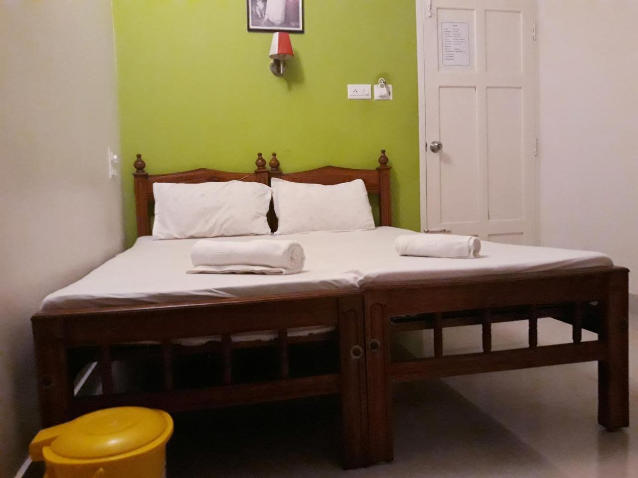 Seaway'S Inn Kochi Exterior photo