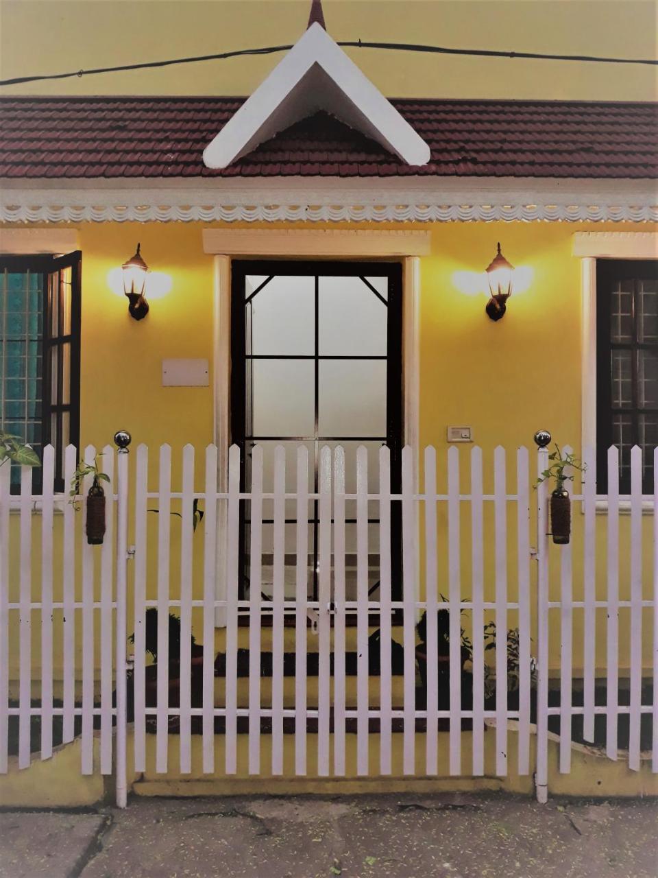 Seaway'S Inn Kochi Exterior photo